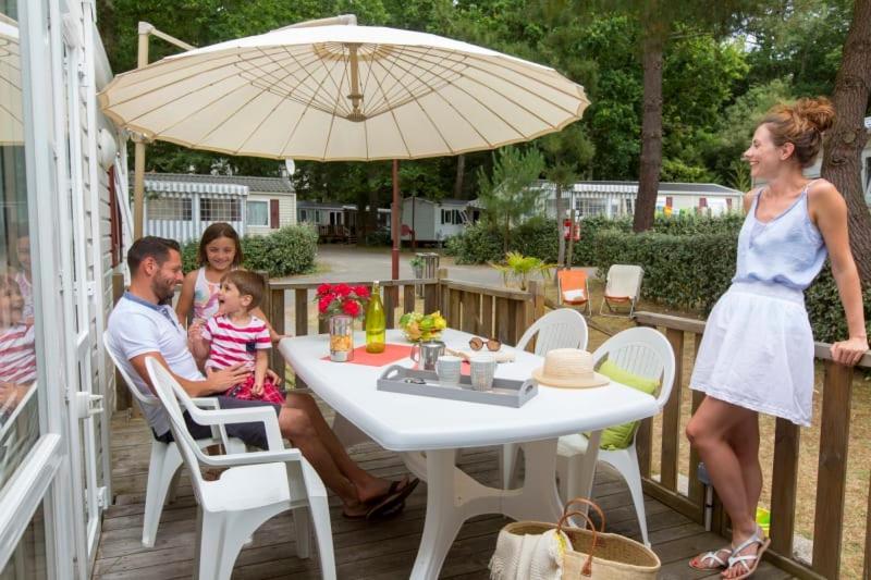 Camping Officiel Siblu Les Pierres Couchees Saint-Brévin-les-Pins Extérieur photo